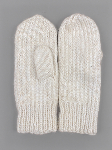 Варежки женские