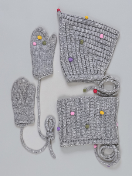 Комплект (шапка, варежки, манишка)