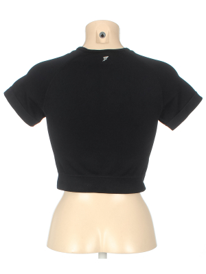 Футболка укороченная