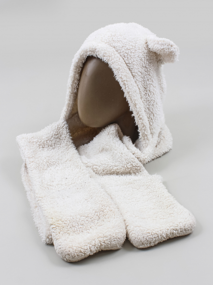 Шапка с рукавами