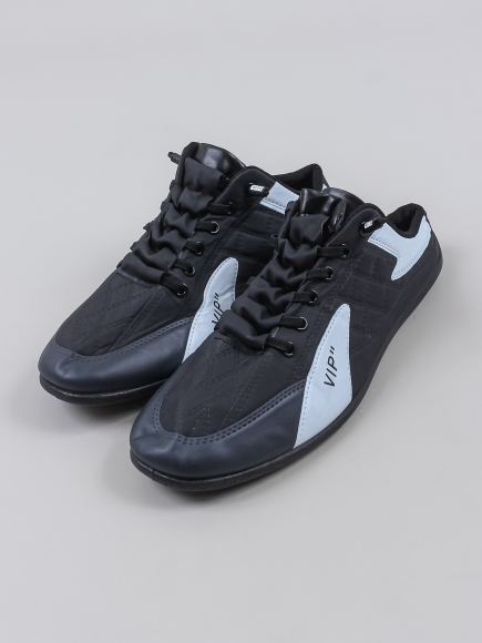 Кроссовки